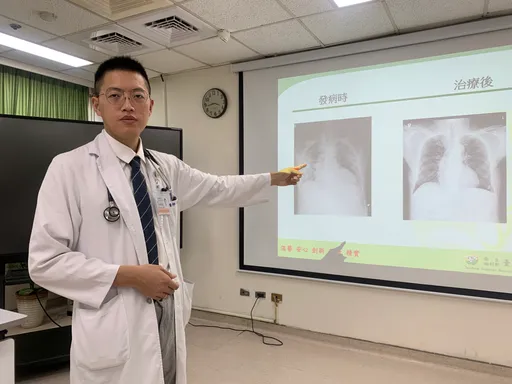 感冒3天突呼吸喘還咳血 70歲老菸槍送加護病房「雙肺都白了」