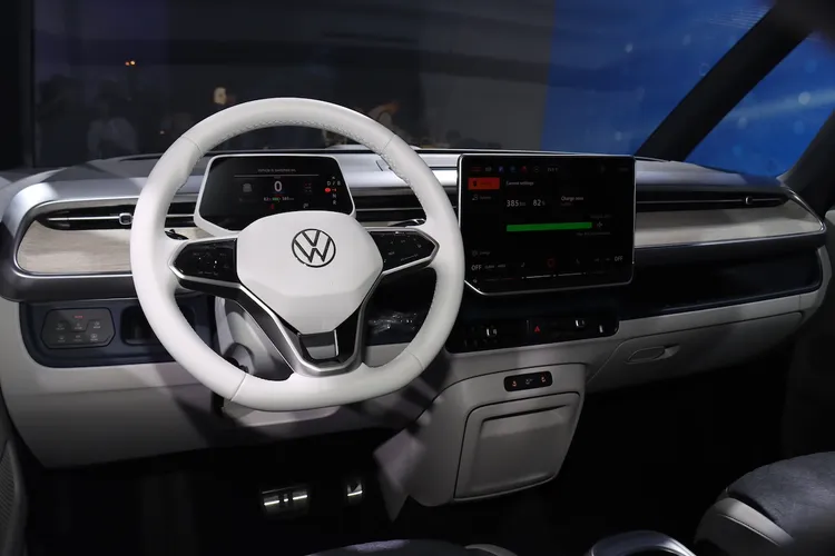 ID. Buzz車內同步整合了ID. Digital Cockpit全邏輯數位化儀表、Discover 12.9吋多媒體鏡面觸控主機及4種駕駛模式調整。林浩昇攝