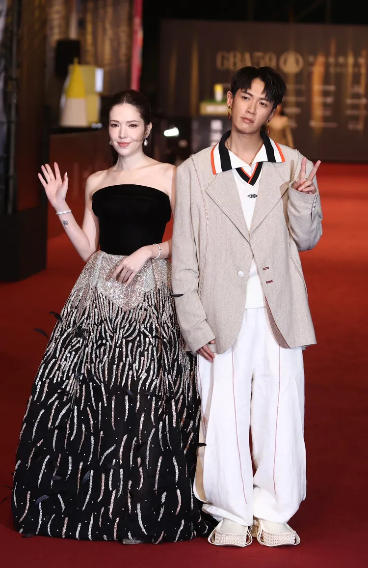 許瑋甯（左）和柯震東衣著風格大不同。彭欣偉攝