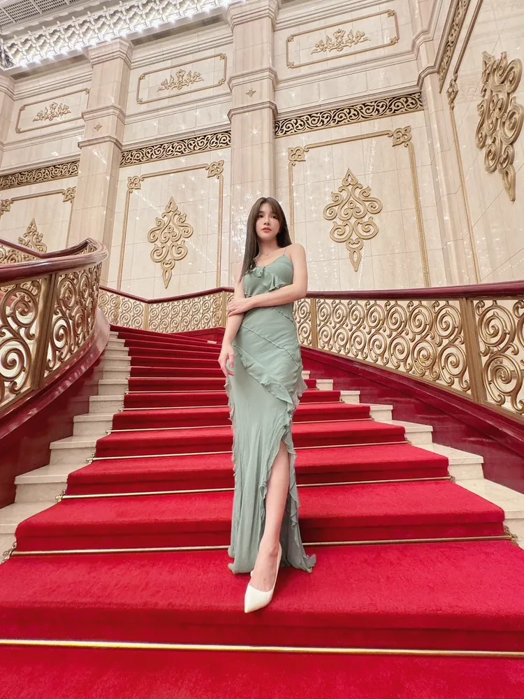 林岱縈「曾經瘋狂」陳金鋒，家中收藏珍貴簽名斷棒、簽名球。紅心字會提供