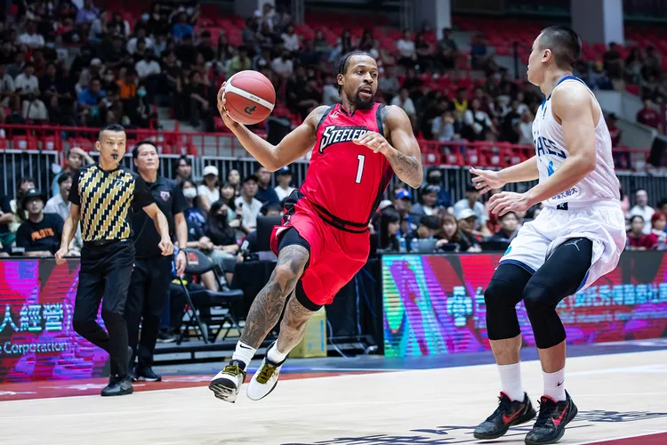 艾賽33分與15助攻。PLG