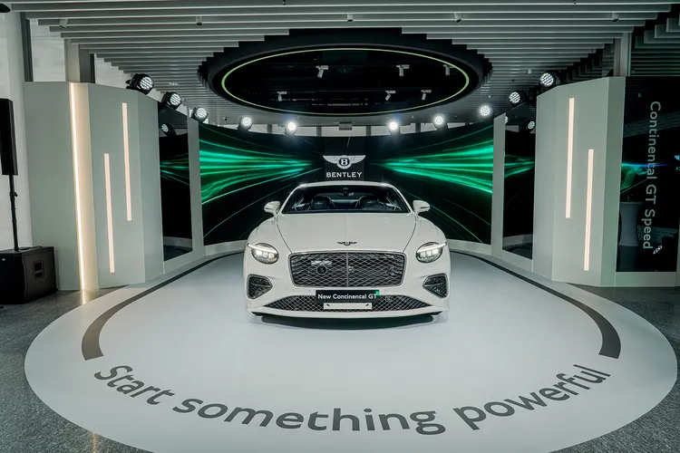 相較於過往的旗艦動力W12引擎，全新V8 Hybrid混合動力在扭矩輸出上提升了11%、馬力更增加了19%之譜。業者提供