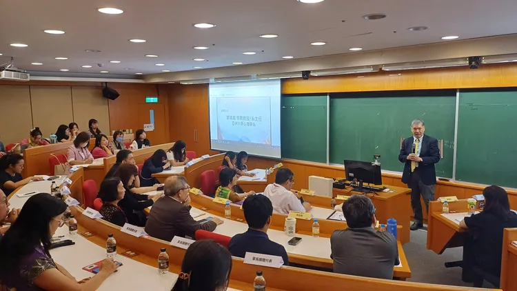 國教署攜手亞洲大學辦理「青少年幸福不迷網」輔導研討會。國教署提供