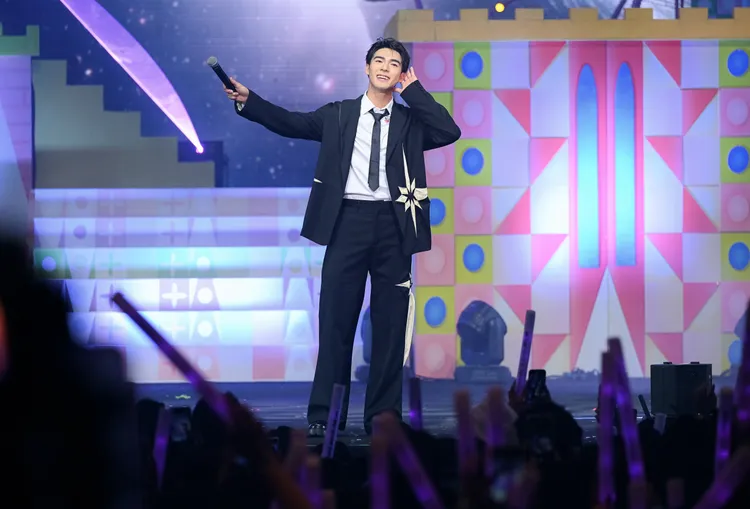 陳昊森首度大馬開唱，緊張到噴汗。圖／MY FM提供