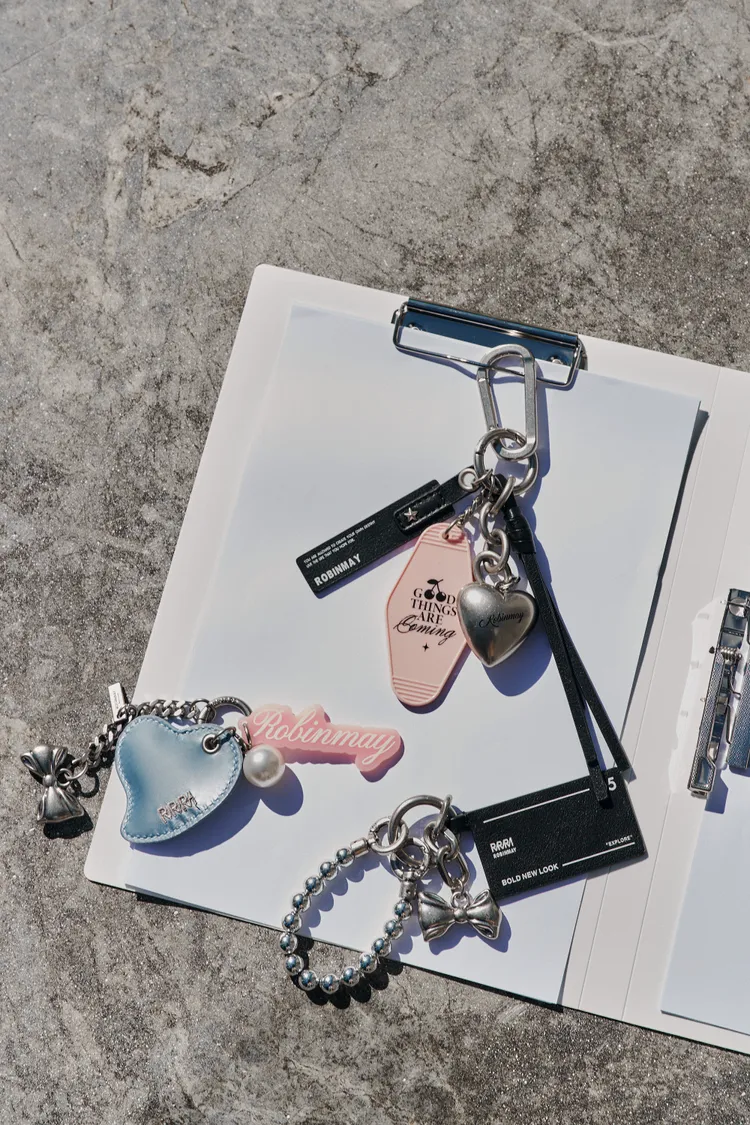 ROBINMAY推出3款吊飾。品牌提供