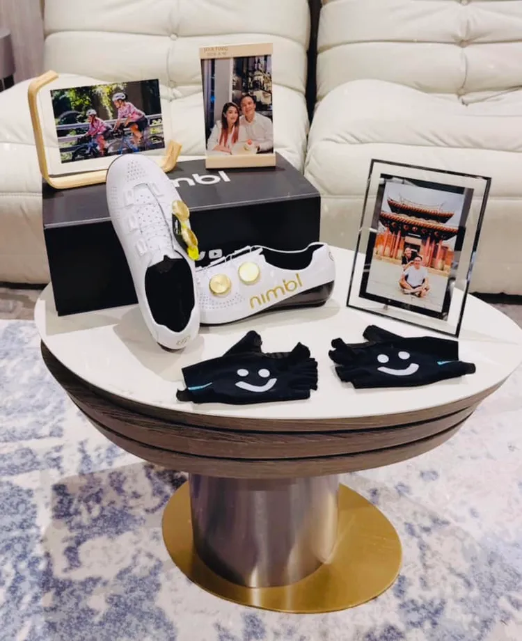 柯以柔生日收到男友送的卡鞋。翻攝柯以柔臉書