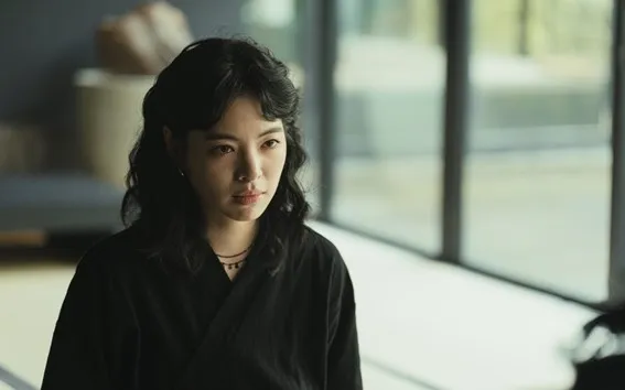 陸夏首次挑戰飾演反派，神還原原著角色驚悚神情。LINE台灣提供