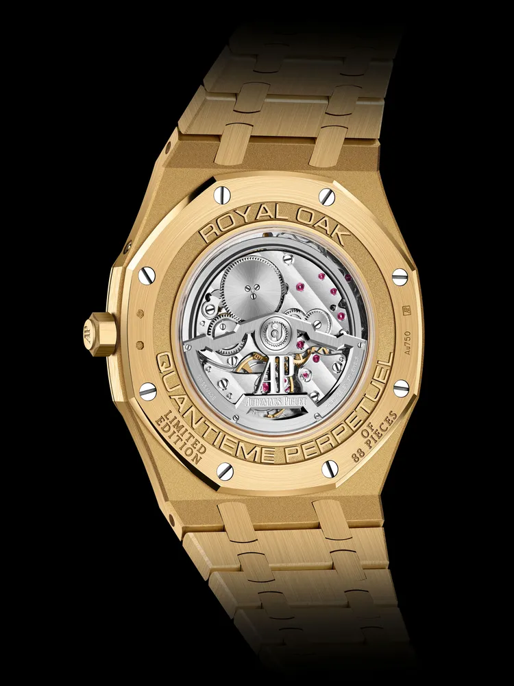 AP Royal Oak皇家橡樹系列萬年曆超薄腕錶，41mm，18K金錶殼，黃金錶面與小錶盤，18K黃金錶帶，5133自動上鍊機芯，動力儲存40小時，防水深度20米。品牌提供