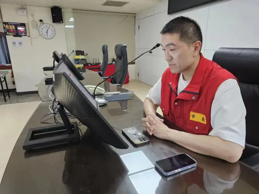時雨量近百毫米!基隆多個火車站傳淹水災情 謝國樑坐鎮防災中心