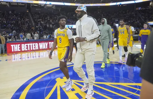 詹姆士之子布朗尼砍进17分演出代表作　勇士热身赛6战全胜