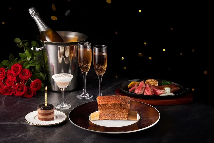 「王品牛排」以經典「王品牛小排」為起點，持續擄獲台灣消費者的心，品牌也不斷與時俱進，推出多樣新主餐，為顧客提升用餐體驗。業者提供