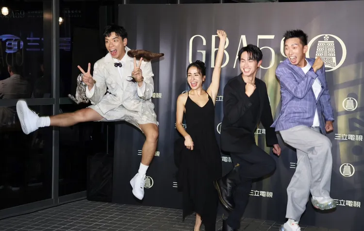 《上山下海過一夜》獲獎，主持群嗨到跳起來。莊宗達攝影