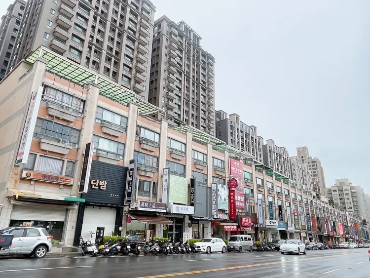 以今年1-7月住宅使照量推估全年預售屋交屋量約13萬戶，換算所需房貸總金額將高達1.3-1.5兆元，申貸量體相當龐大。資料照