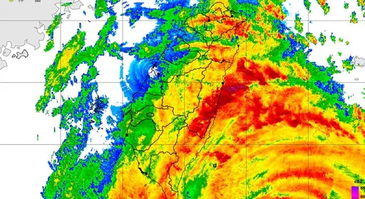 還只是開始!康芮風雨最強時刻曝光 專家示警「千萬不要出門」