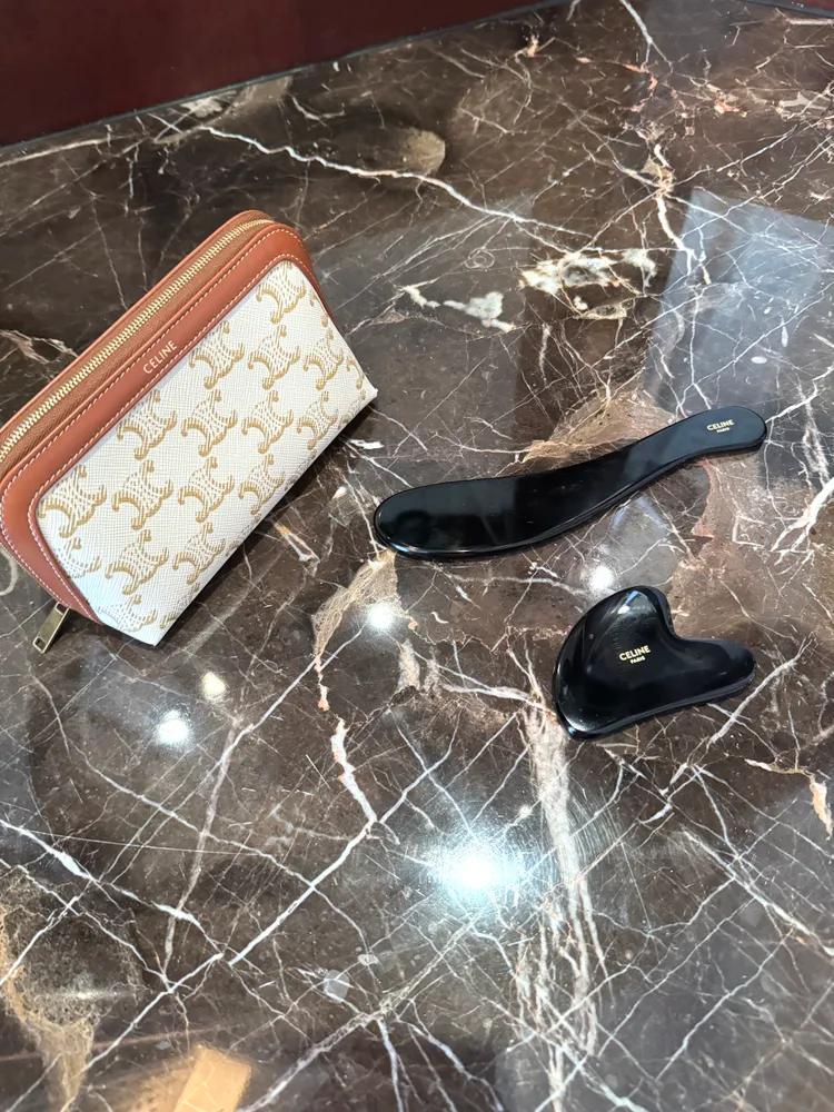 黑曜石按摩板。張家玲攝