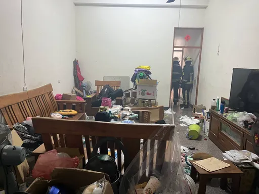 煙火放客廳突爆炸 3高中生首當其衝 1人右手掌炸爛慘截肢