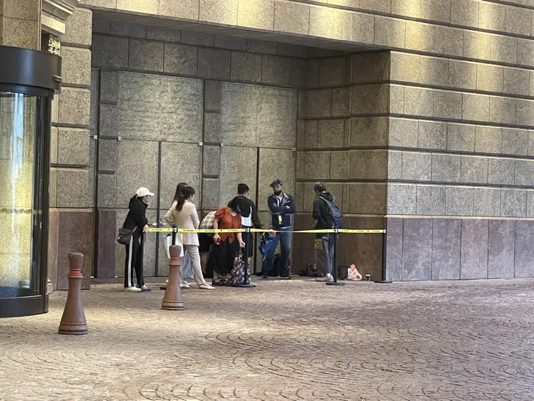 粉絲兵分兩路到華仔下榻飯店守候。王郁惠攝