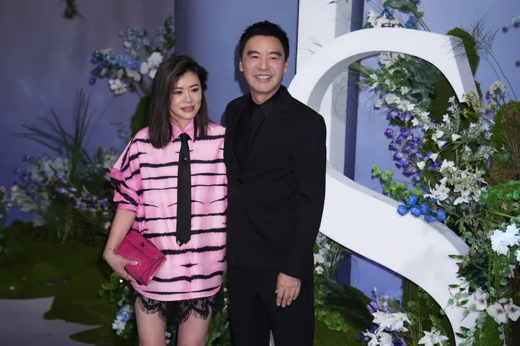 阿B與老婆范姜素貞。彭欣偉攝