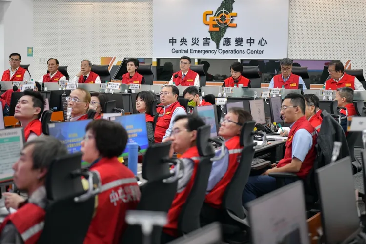 卓榮泰感謝所有防救災人員。行政院提供