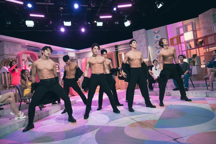 韓國猛男團體Wild Wild上節目。東森綜合提供