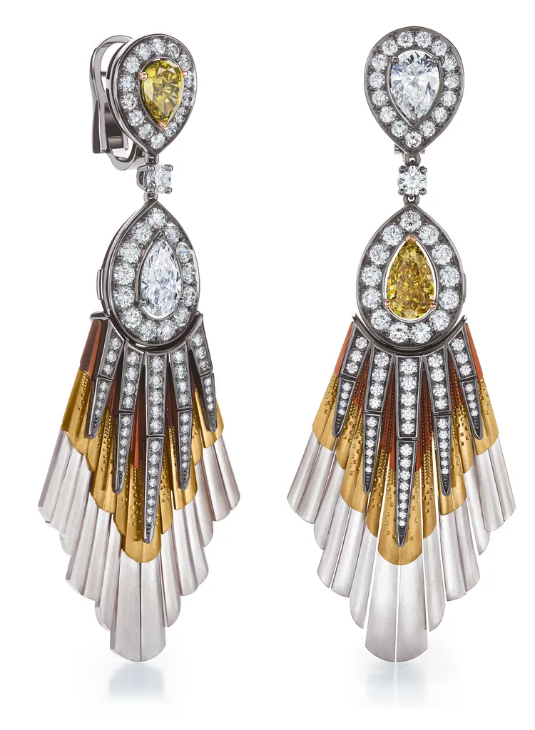 De Beers The Alchemist of Light高級珠寶系列Light Rays垂墜式流蘇耳環，680萬元。品牌提供
