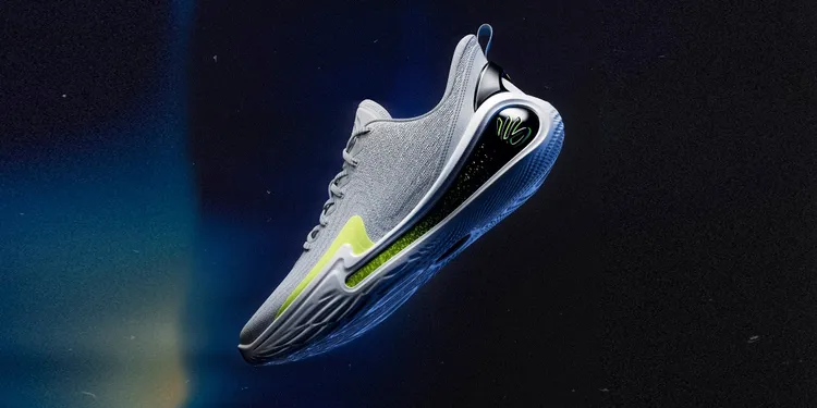 UNDER ARMOUR CURRY 12「Gravity」，5280元。品牌提供