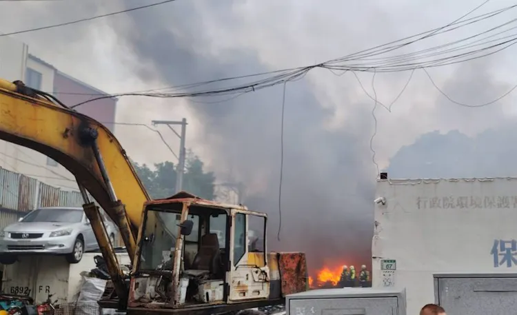 現場火勢。桃園警分局提供