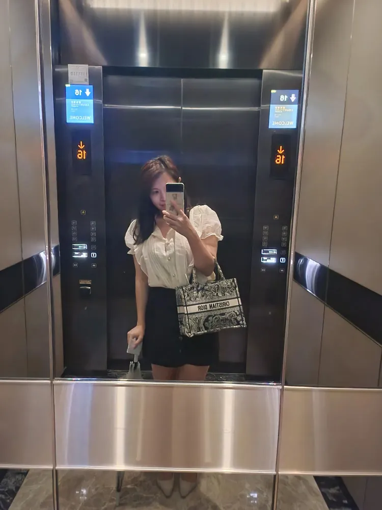 主播張雅筑颱風天冒風雨上工。翻攝張雅筑Threads