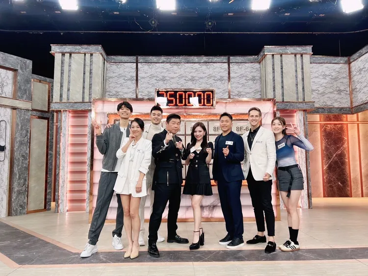 金牌羽球男雙李洋、王齊麟、六月、胡祖薇、賈斯汀、王齊碩 羽神同行見面會。東森提供