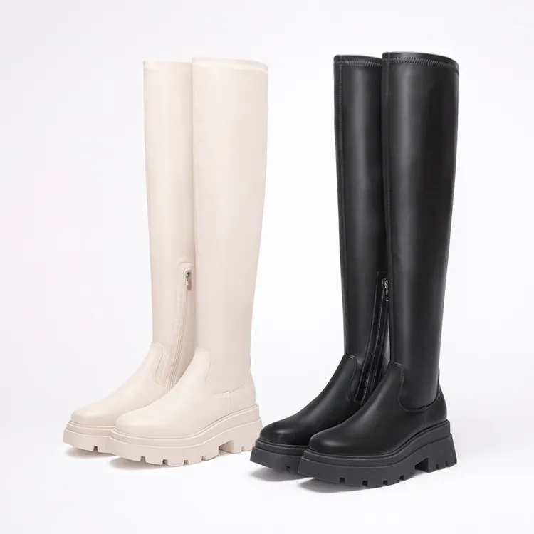 D+AF「踩雲感氣墊瘦瘦膝上靴」，各2280元。品牌提供