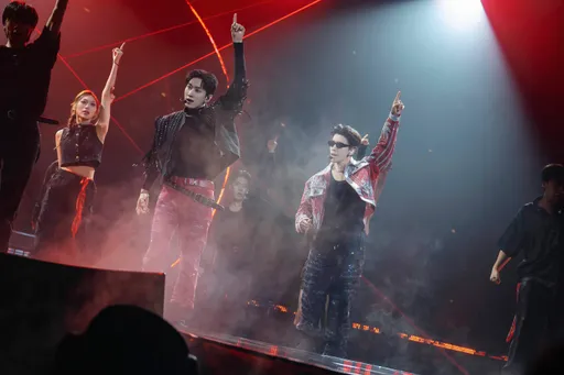 SJ-D&E台北門票開賣3萬人瘋搶!把專機當碰碰車玩嚇壞經紀人