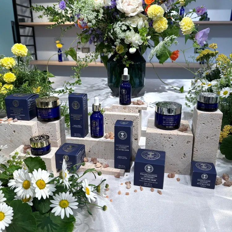 NYR尼爾氏推出升級版乳香臉部保養系列。張家玲攝