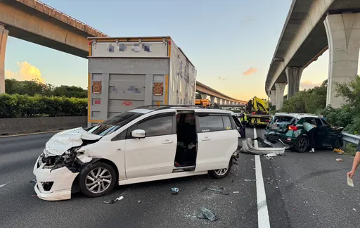 疑未保持安全車距！　國1南向平鎮路段4車追撞釀8傷