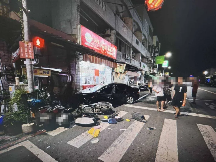 附近住戶剛要睡覺，就被巨大聲響吵起，還以為發生氣爆。民眾提供