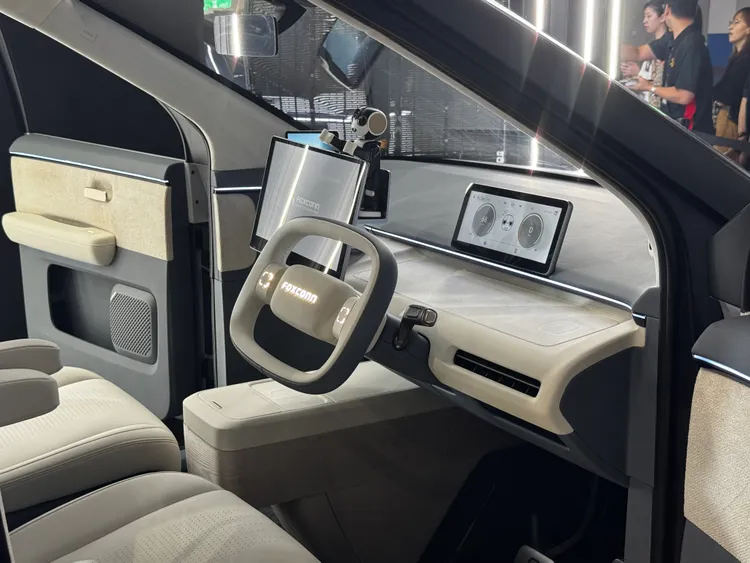 鴻海MODEL A概念車內裝。呂承哲攝