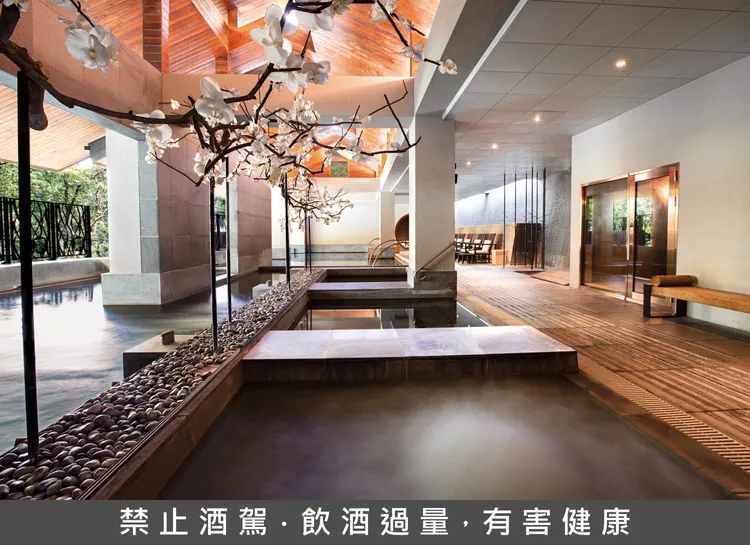烏來璞石麗緻溫泉會館首推大眾湯30張團票，鼓勵消費者湊券 55折。業者提供