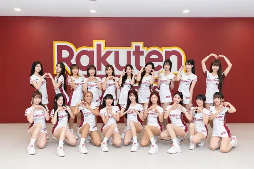 乐天女孩「感谢祭」和粉丝互动 露美腿甜嗓谢谢10号队友