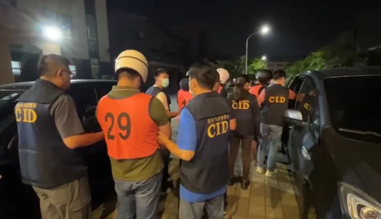 警方晚間逮到參與兩起事件中的11人。資料畫面