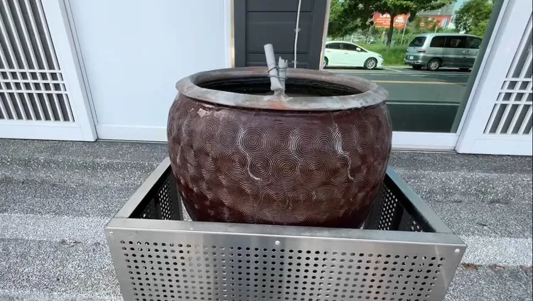 工程行門口的水缸完好如初。讀者提供