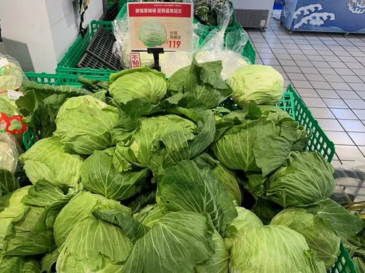 颱風後拚蔬菜價格回穩　農糧署釋庫存！超市高麗菜優惠到「這時」