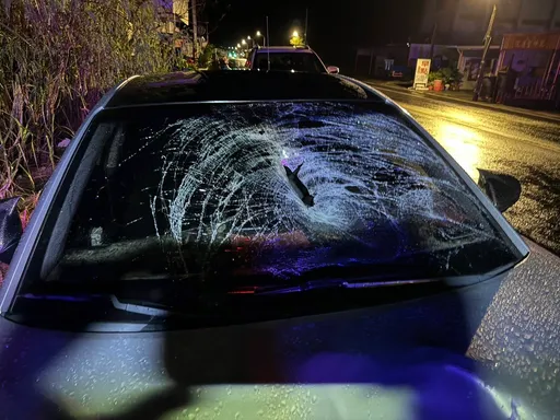 疑因下雨視線不佳!屏東滿州自小客撞上行人 傷重不治