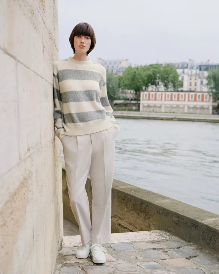 聯名系列運用微寬鬆版型或是直筒剪裁展現修長好比例。品牌提供