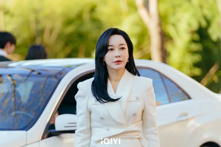 黃寅燁表示戲外與「媽媽」金惠恩關係很好。愛奇藝國際站提供