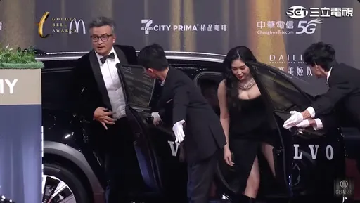 金鐘紅毯|準視后雷嘉汭美翻了 下車一個move倒奶超吸睛