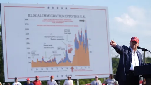 稱槍擊時移民圖表「拯救」他的性命　川普：我要和它睡一輩子