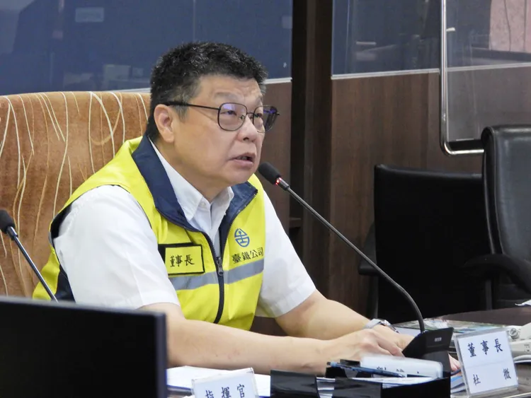 台鐵董事長杜微表示， 面對山陀兒颱風兩項新措施已發揮大作用 。