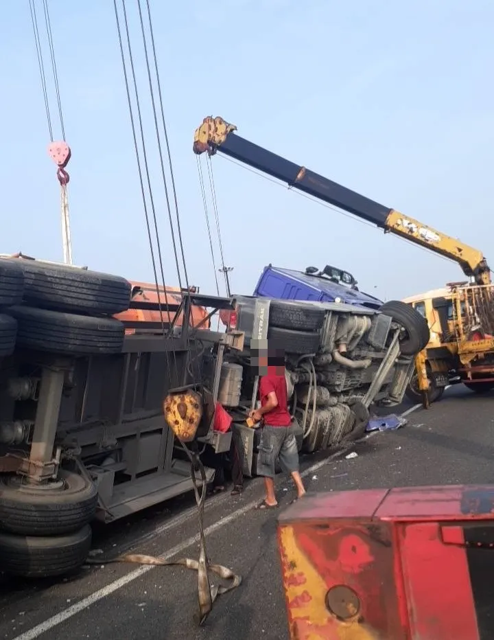 本月17日國道1號南向雲林系統出口匝道處事故。交通部高速公路局提供