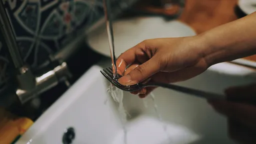 婆家不洗碗怪罪媳婦只洗自己的 她納悶求解:誰心態比較糟糕