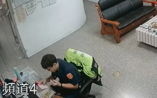 北市男把整包金飾、項鍊、存摺放路邊卻忘了!路人撿到嚇壞