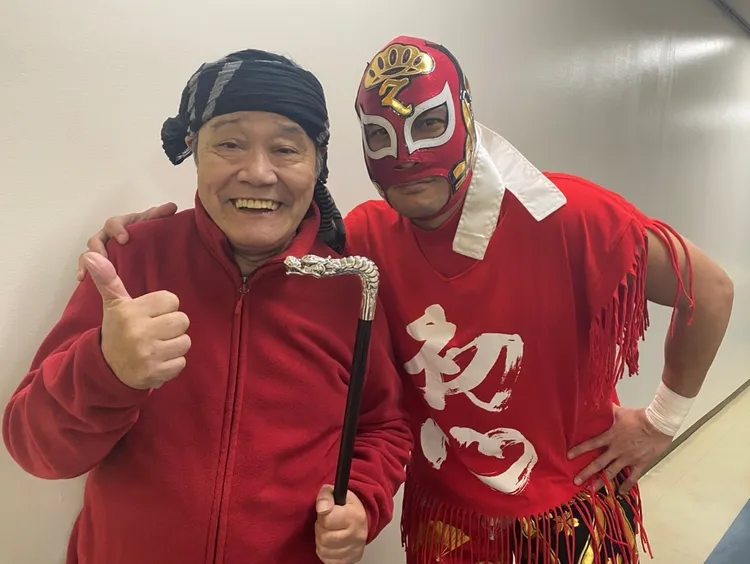 長瀨智也（右）在《我家的故事》飾演摔角手，西田敏行飾演他的爸爸。翻攝nagasetomoya_ IG